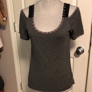 Capote cold shoulder shirt szXS/S